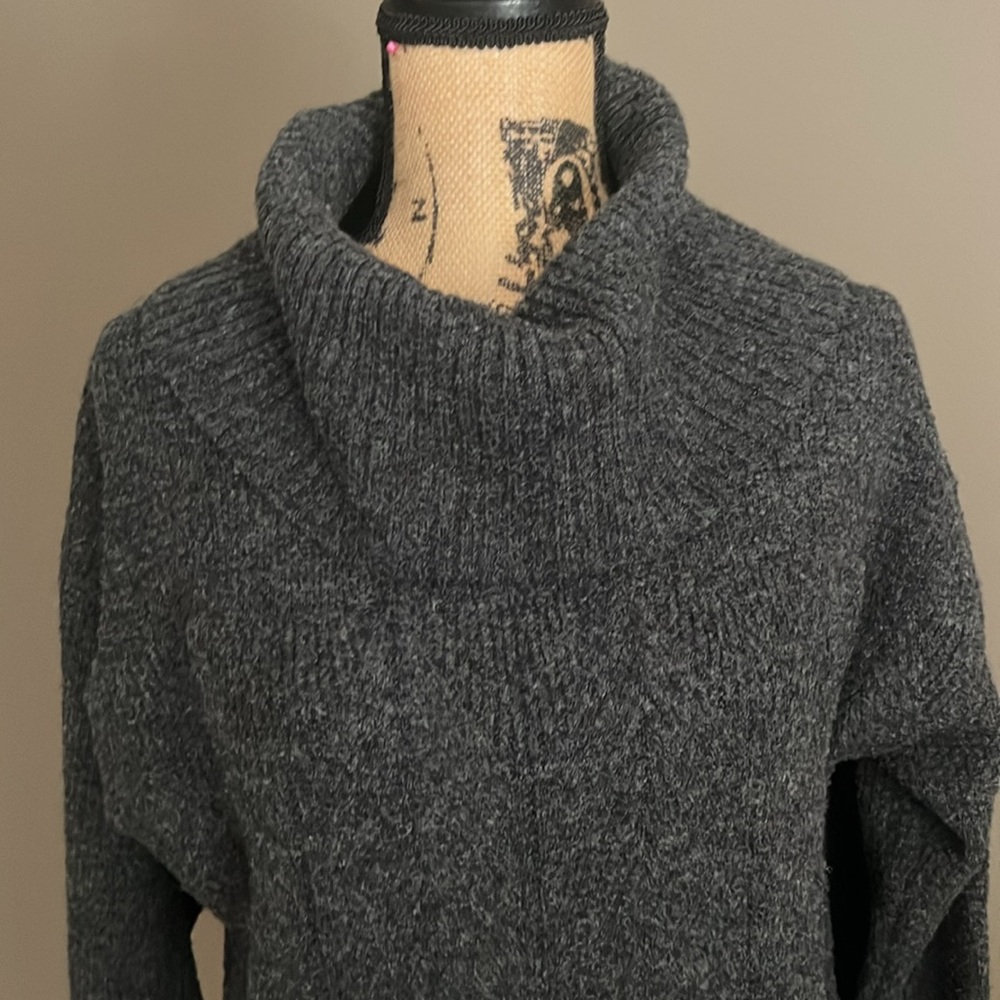 Cabi Sweater - Picture 3 of 8
